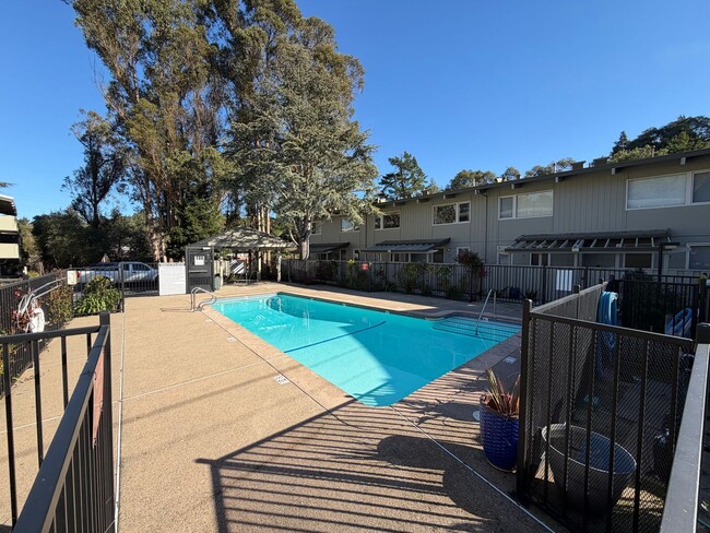 Photo - 2 Bed 1 Bath Condo W/ Garage In Orinda Unit 2