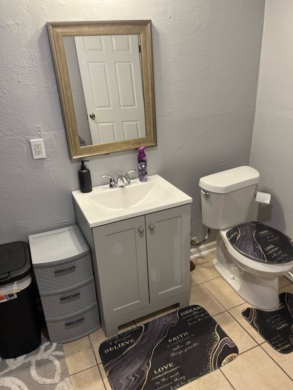 Photo - 4600 Charles St