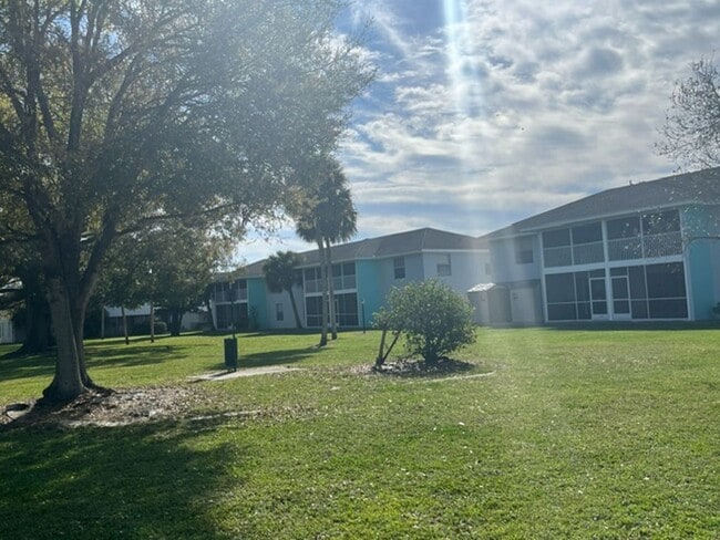 Photo - Sunquest Apartments