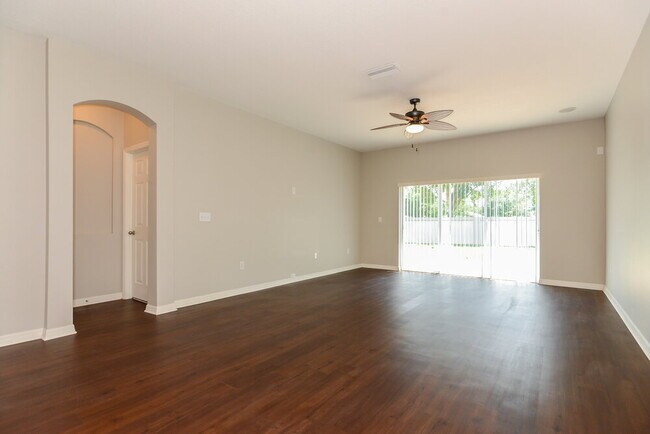 Photo - 5723 white Trillium Loop