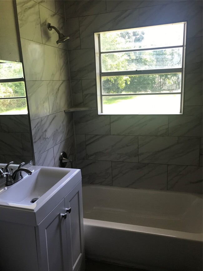 Photo - 7309 Ardennes St