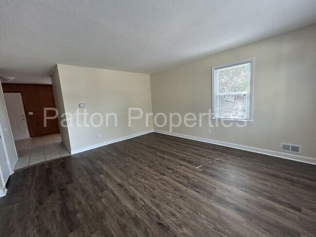 Photo - 7034 Fairmont Rd Unit B