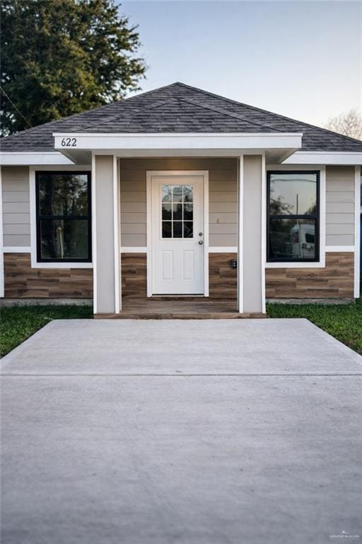 Building Photo - 11 E Llano Grande St