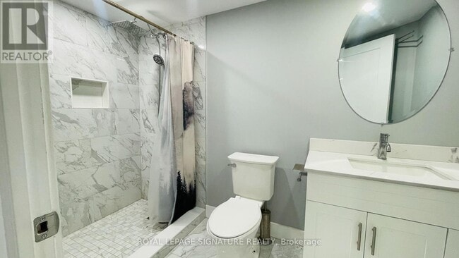 Photo - 1100 Oxford St