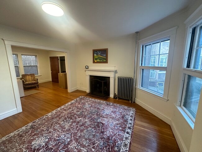 Building Photo - 33 Concord Ave Unit 1 Rental