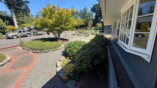Photo - 3010 SW Underwood Dr