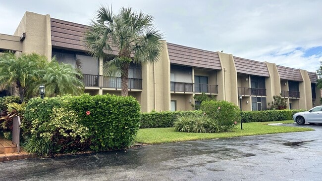 Photo - 4657 Fountains Dr S Unit 202