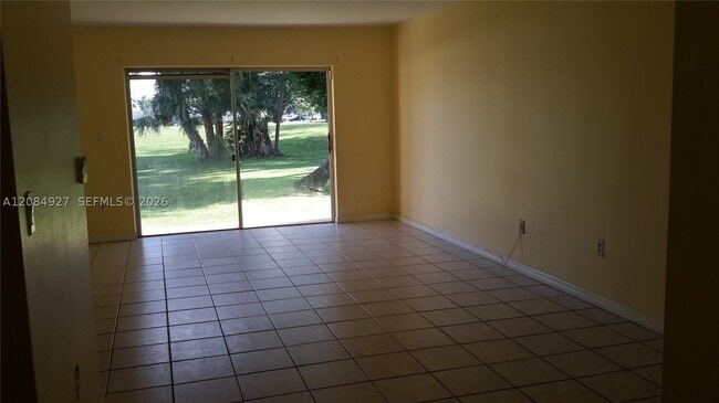 Building Photo - 7400 Miami Lakes Dr Unit D101