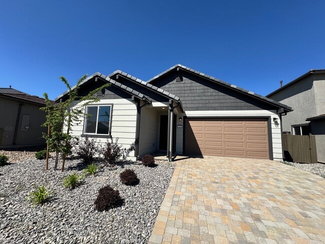 4 BED | 2.5 BATH | SINGLE-STORY - 4 BED | 2.5 BATH | SINGLE-STORY House