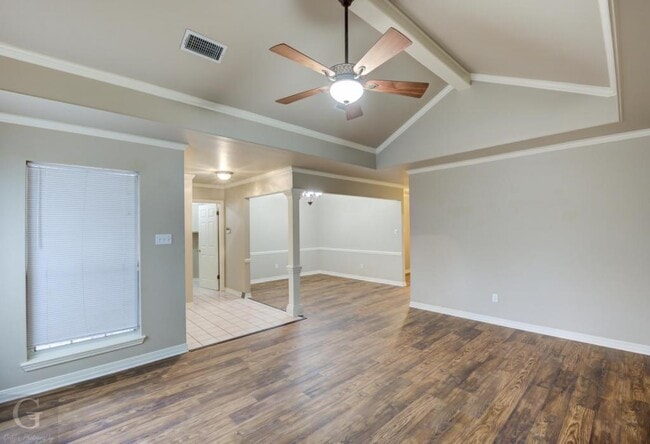 Photo - 5806 Hollyhock Ln