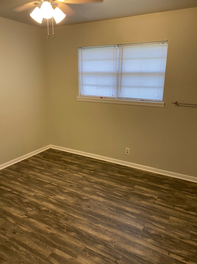 Photo - 211 N Avenue T