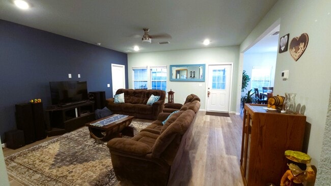Entrance into Livingroom
