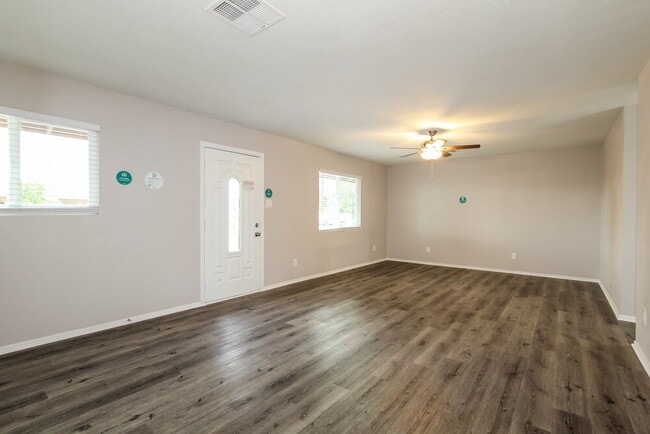 Photo - 5539 N 31st Dr