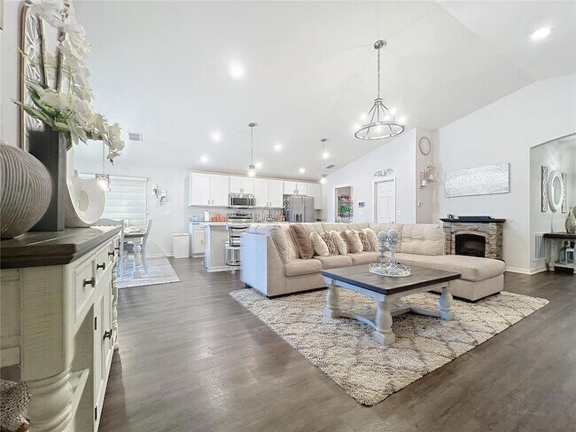 Photo - 2027 Dexter St