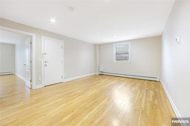 Photo - 56 Woodward Ave Unidad 2