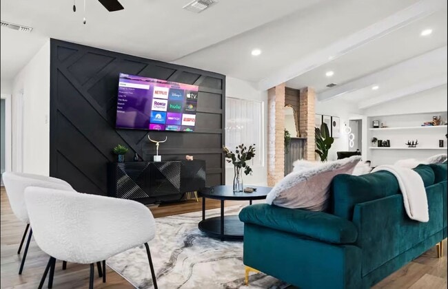 Photo - Stunning Home with Spacious Layout & Modern Upgrades