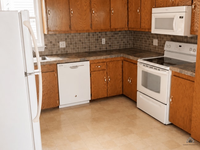 Building Photo - 6 Hazelwood Ave Unit 1