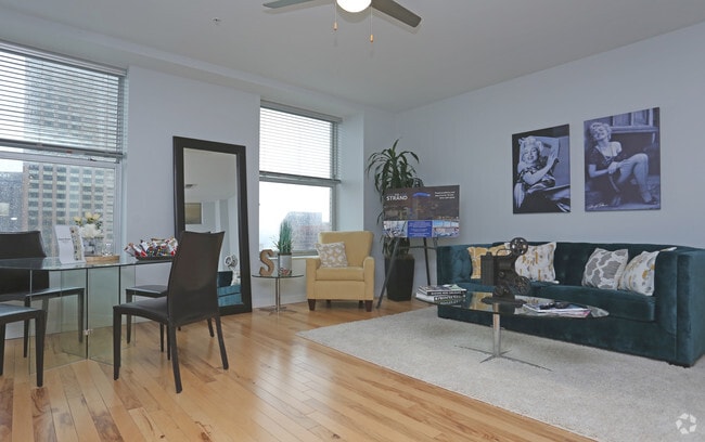 2 Br, Living Room