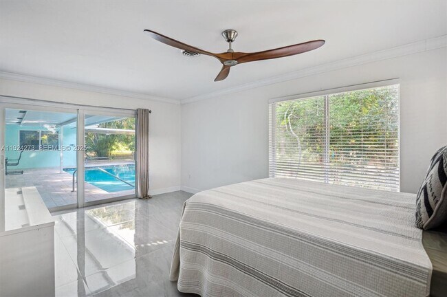 Photo - 4316 SW 6th St