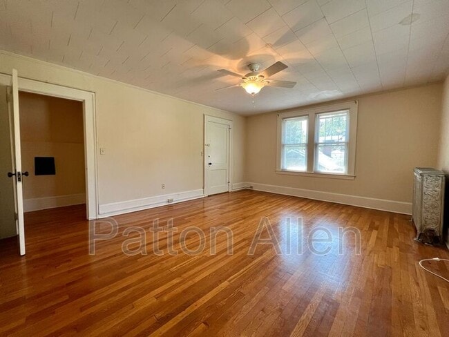 Photo - 19 Saluda St Unit Apt 4