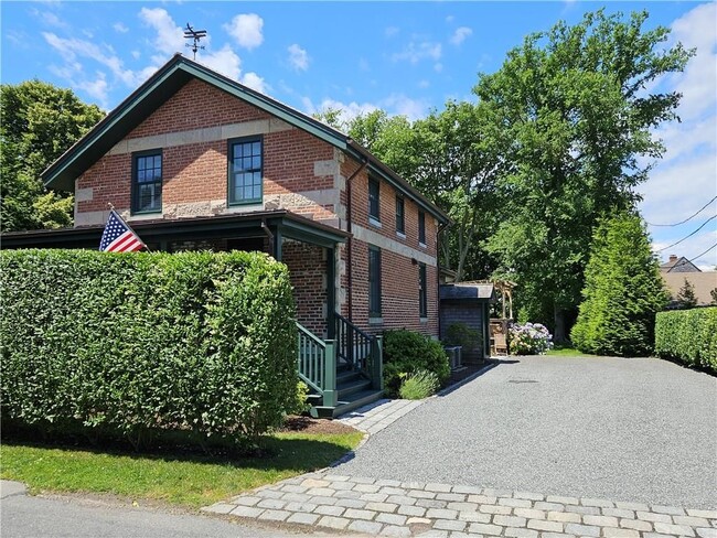 Photo - 209 Coggeshall Ave