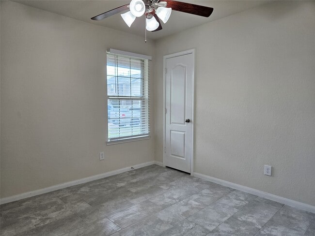 Building Photo - 5231 Lagoon Ct