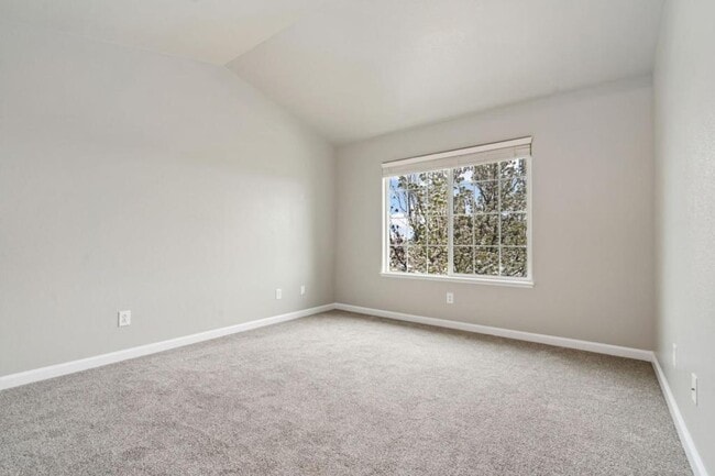 Photo - 1335 Lake Cir