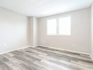 Photo - 2712 Versailles Ave