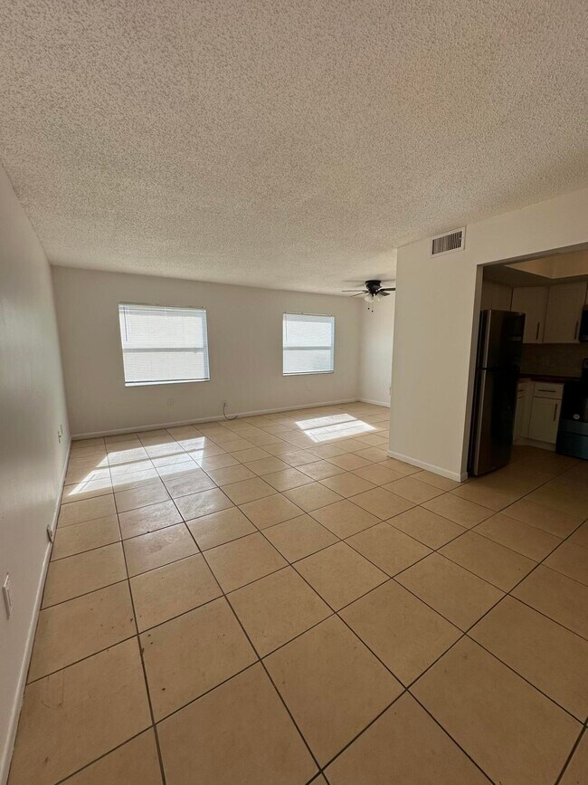 Photo - 837 Hickory St Unidad 8