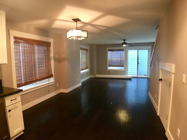 Photo - Spacious 3br/3.5ba House with Garage & AC in South Tabor Neighborhood