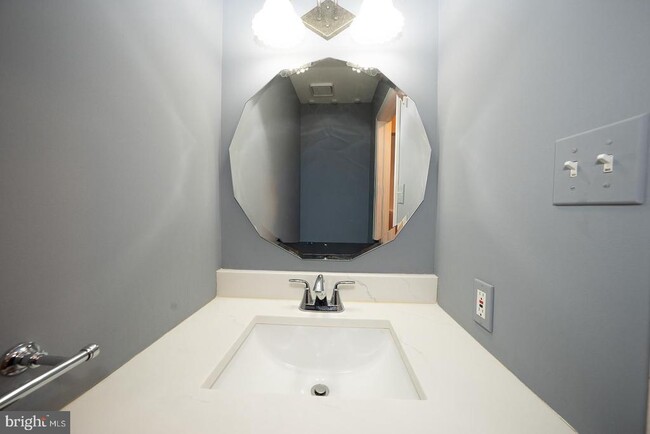 Photo - 234 Lookout Pl