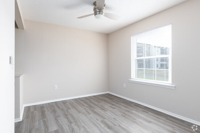 2BR, 2BA - 1196SF