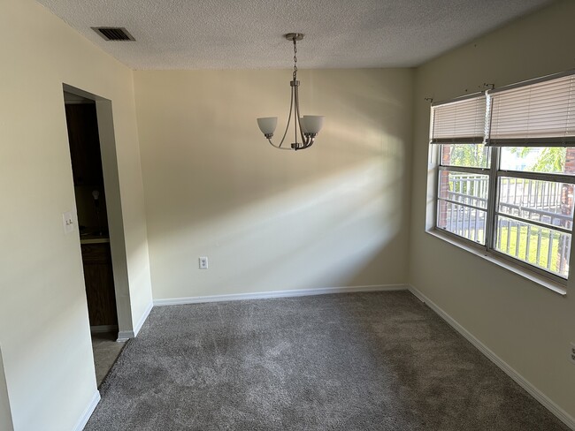 Comedor (2 habitaciones) - Lake Shore Manor