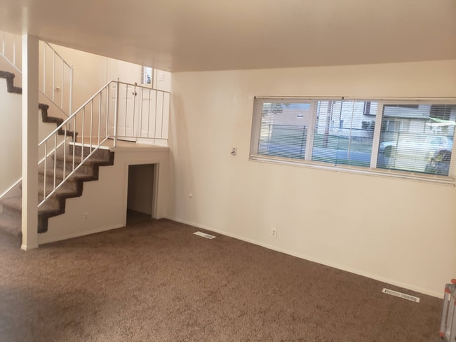 Photo - 170 W Foxbridge Dr