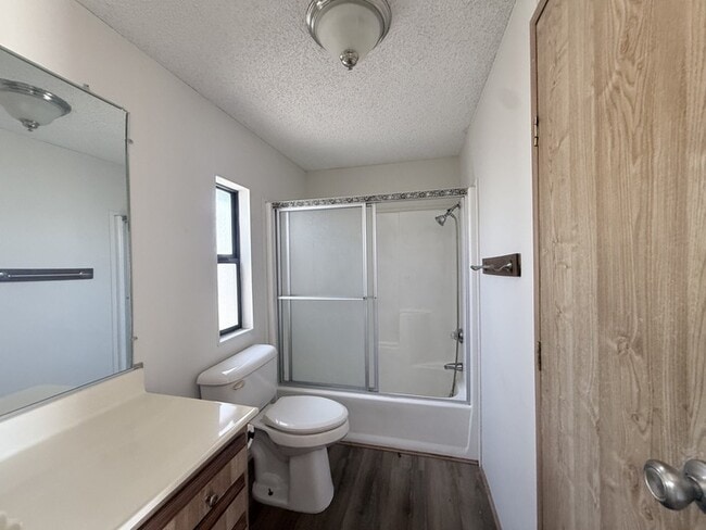 Photo - 345 S 58th St