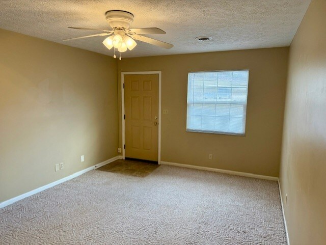 Photo - 1616 Spring Valley Dr Unidad Park Place 8