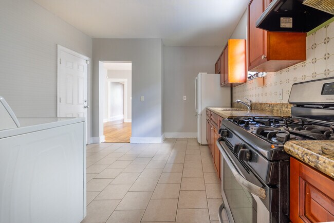 Photo - 221 Coleman St Apartamento Unidad 1st floor left