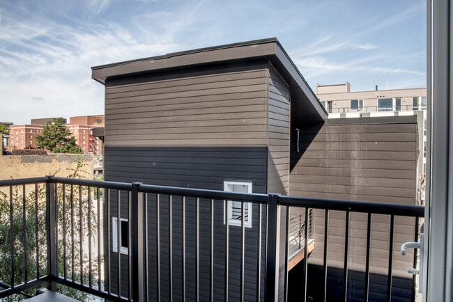 Photo - 1530 Belmont Ave Unidad FL2-ID3384A