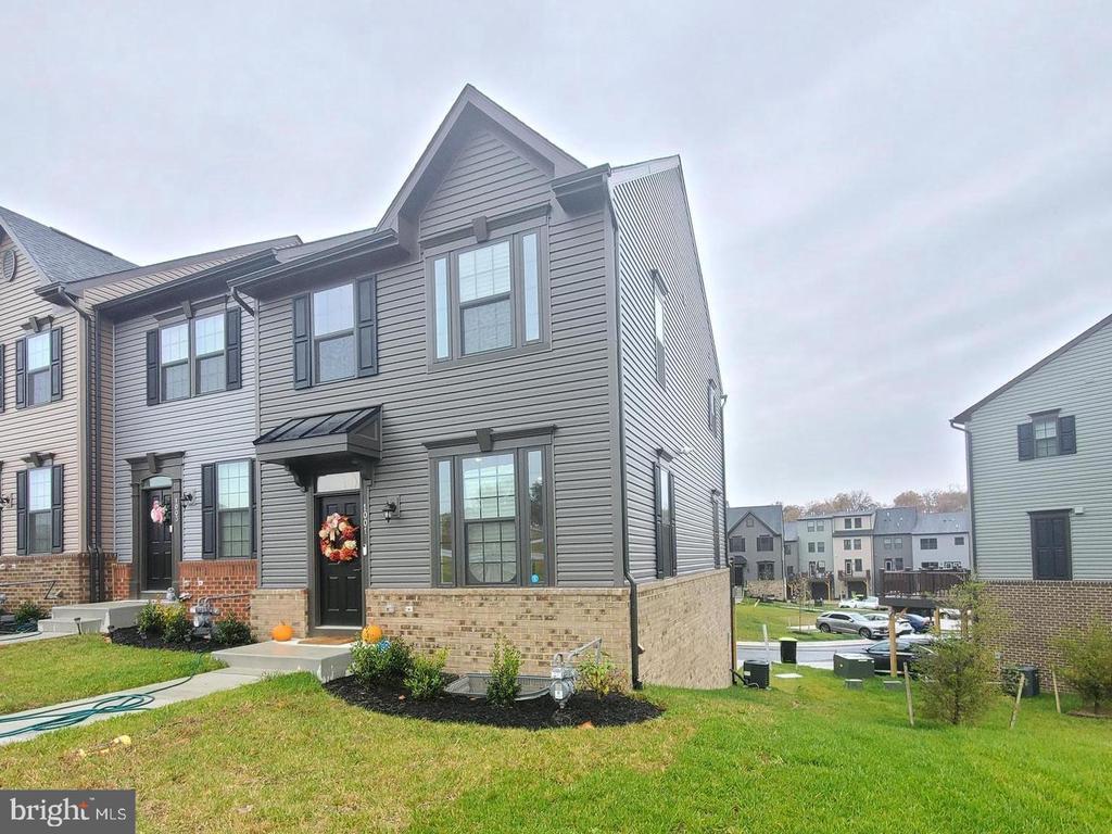 Photo - 1001 Rampart Dr