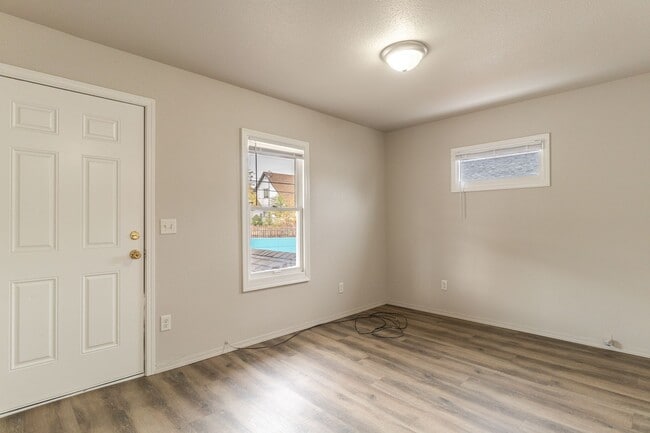 Photo - EN331 Malaga Ave Unidad A