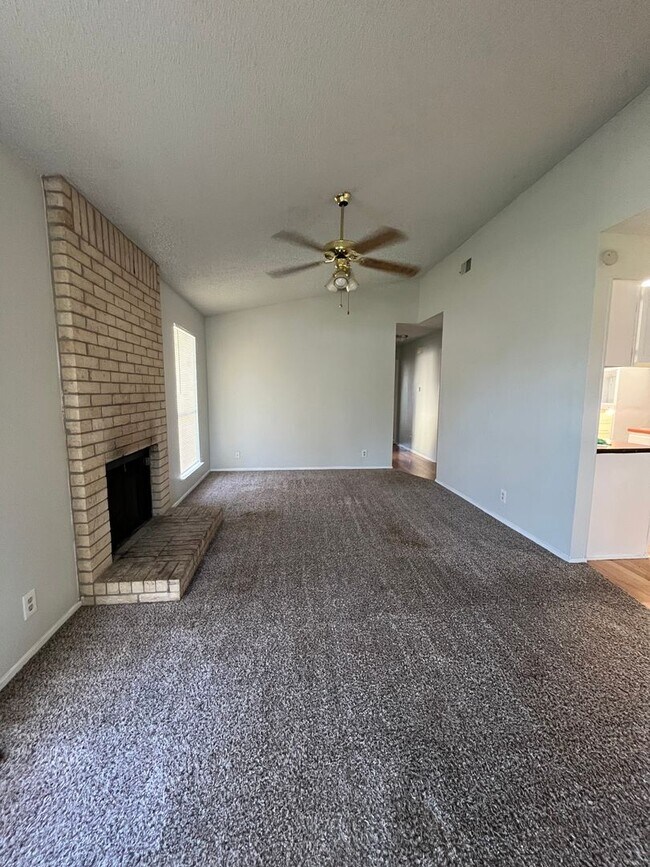 Photo - 2704 Aftonshire Way Unidad 2704 B Aftonshire Way