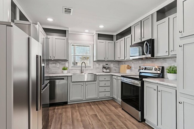 Building Photo - 1609 American Dr