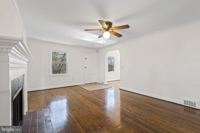 Photo - 3744 Camden St SE