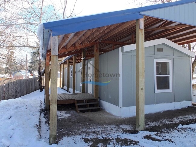 Building Photo - Beautiful & Clean 2 Bed 1 Bath Manufacture...