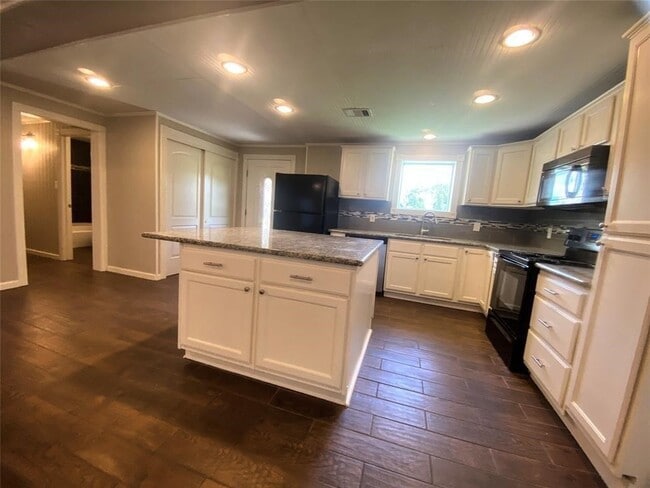 329 Veselka Rd