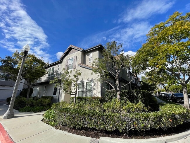 Building Photo - 3351 Via Trentino