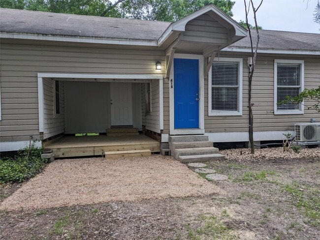 Photo - 418 Waco Ave Apartment
