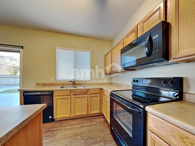 Photo - 1521 S 122nd Ave