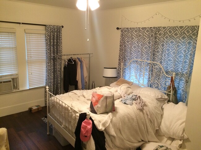 Photo - 1905 David St