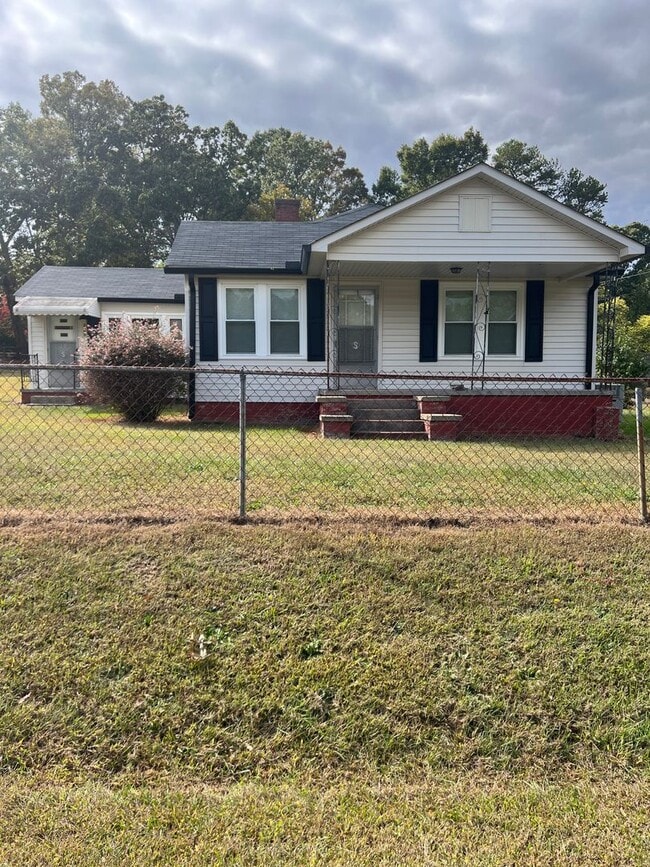 Building Photo - 325 Pethel Rd Rental
